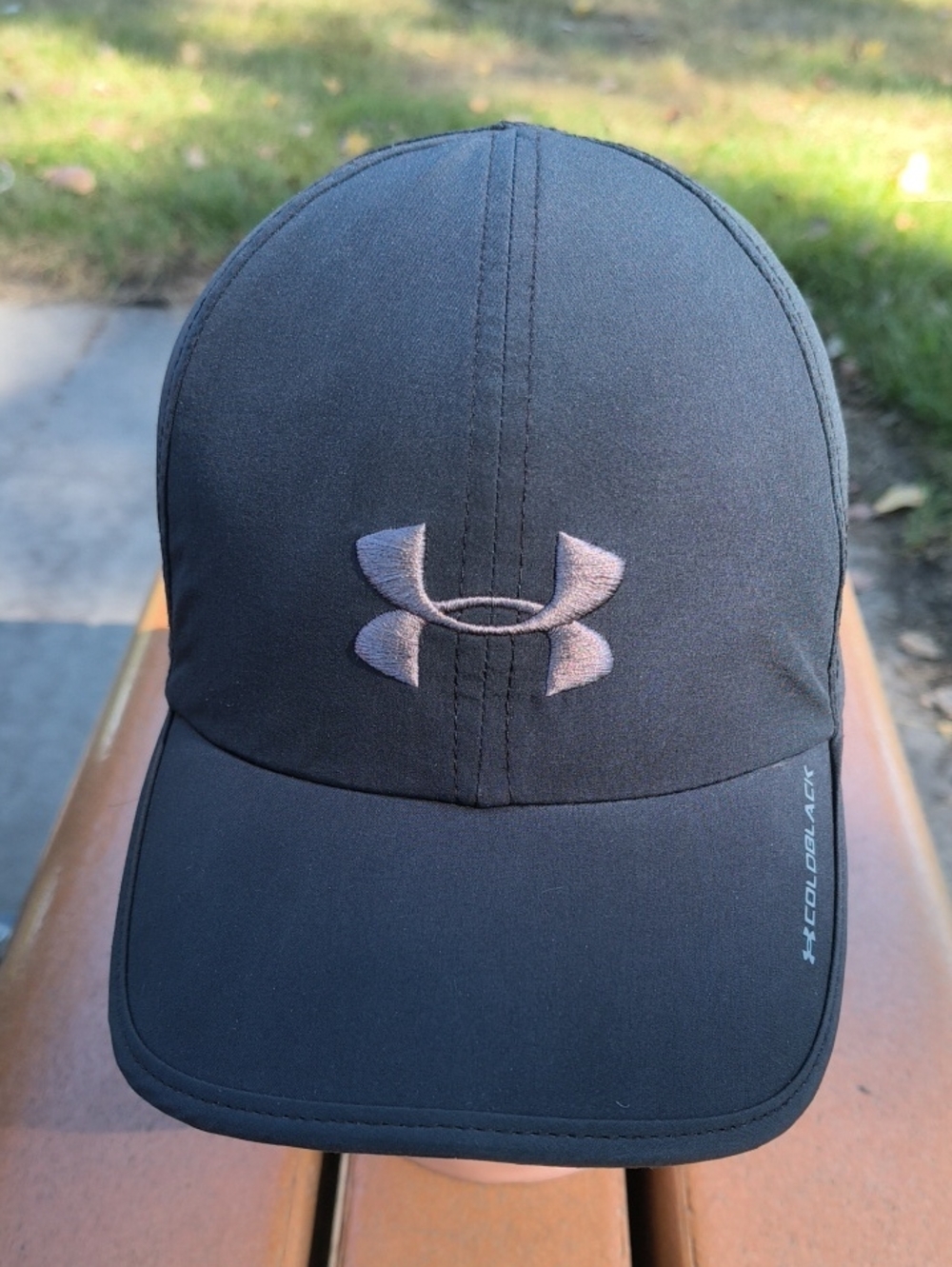 Under Armour Cold black Embroidered Logo Vented Running Strapback Hat Cap OSFM